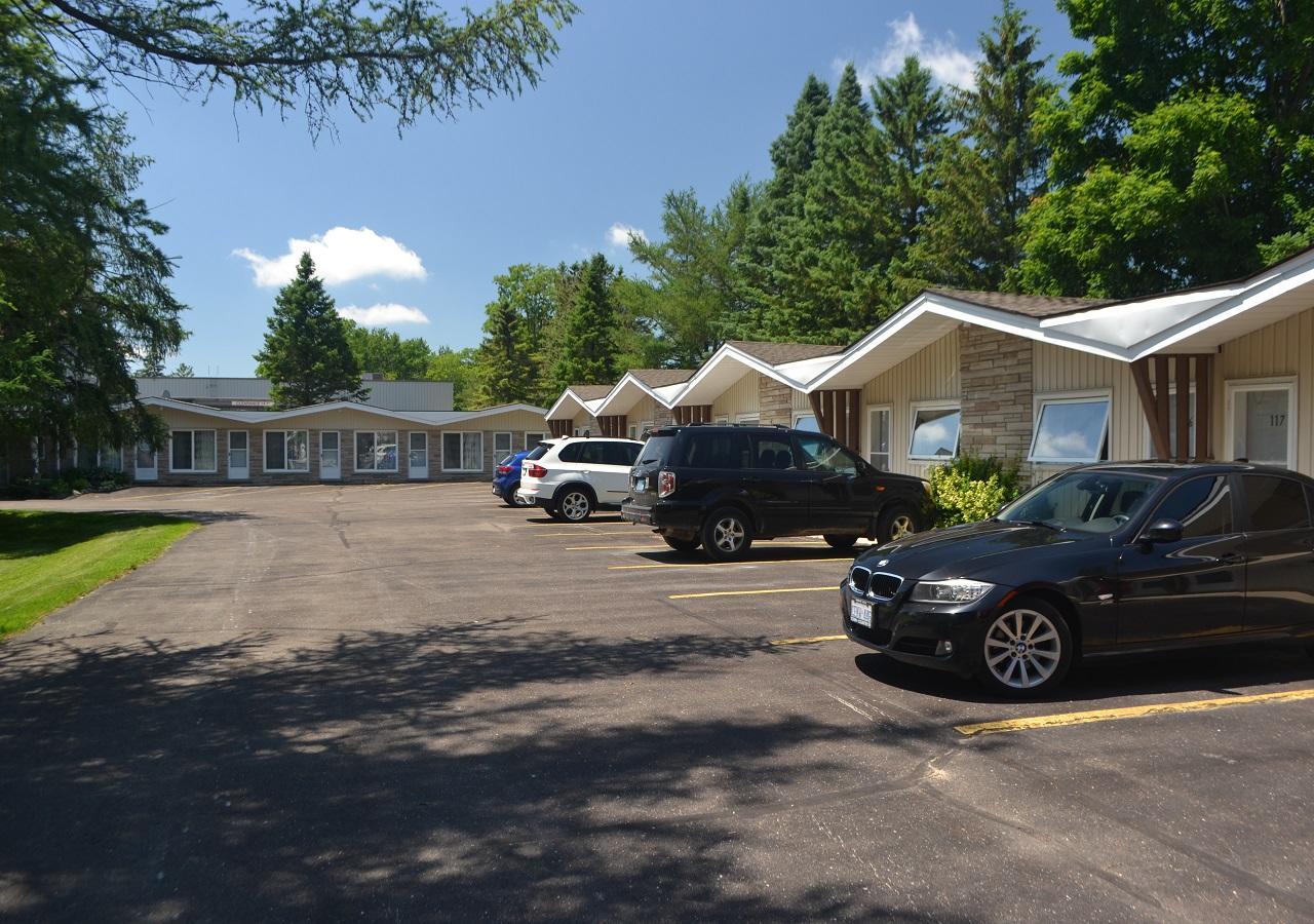 Stratford Suburban Motel Buitenkant foto